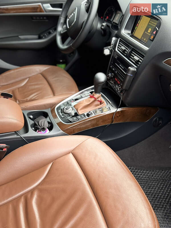 Внедорожник / Кроссовер Audi Q5 2010 в Виннице