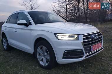 Внедорожник / Кроссовер Audi Q5 2017 в 