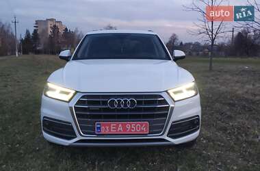 Внедорожник / Кроссовер Audi Q5 2017 в 
