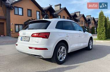 Внедорожник / Кроссовер Audi Q5 2018 в 