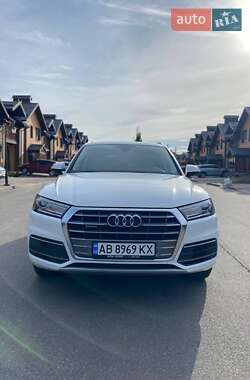 Внедорожник / Кроссовер Audi Q5 2018 в 