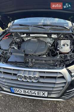 Внедорожник / Кроссовер Audi Q5 2017 в 