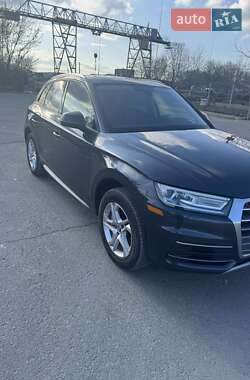 Внедорожник / Кроссовер Audi Q5 2017 в 