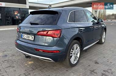 Внедорожник / Кроссовер Audi Q5 2018 в 