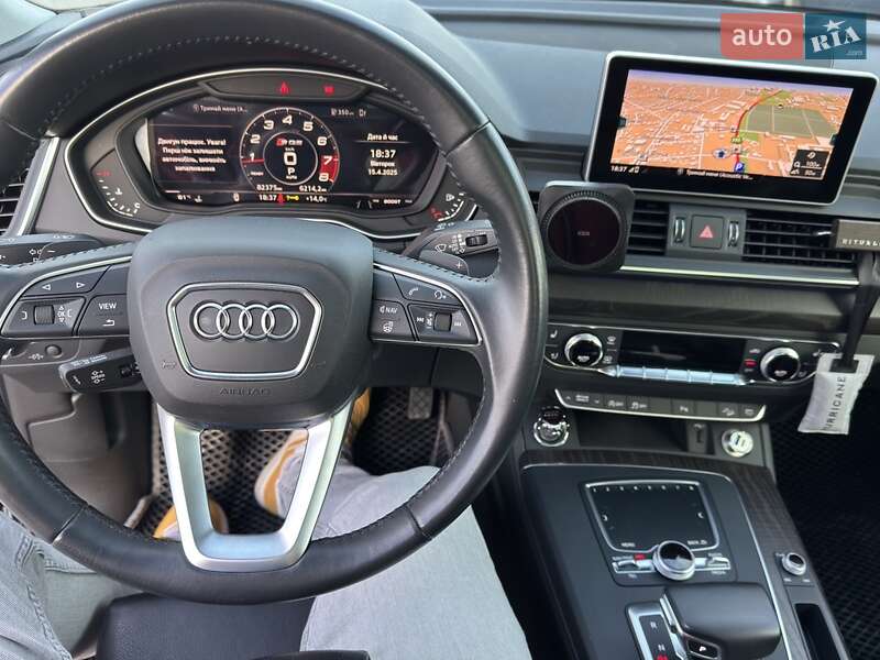 Внедорожник / Кроссовер Audi Q5 2018 в Одессе