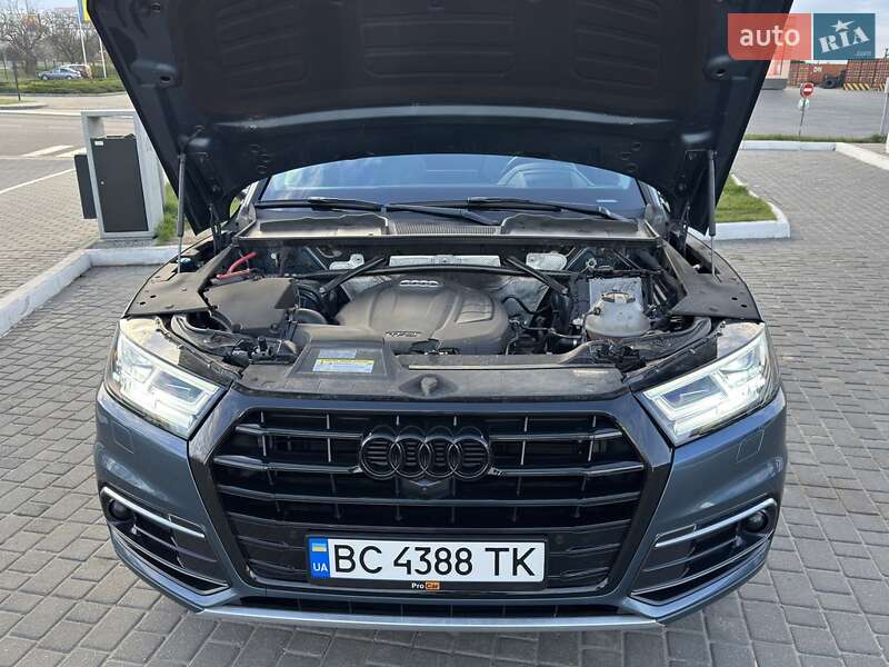 Внедорожник / Кроссовер Audi Q5 2018 в Одессе