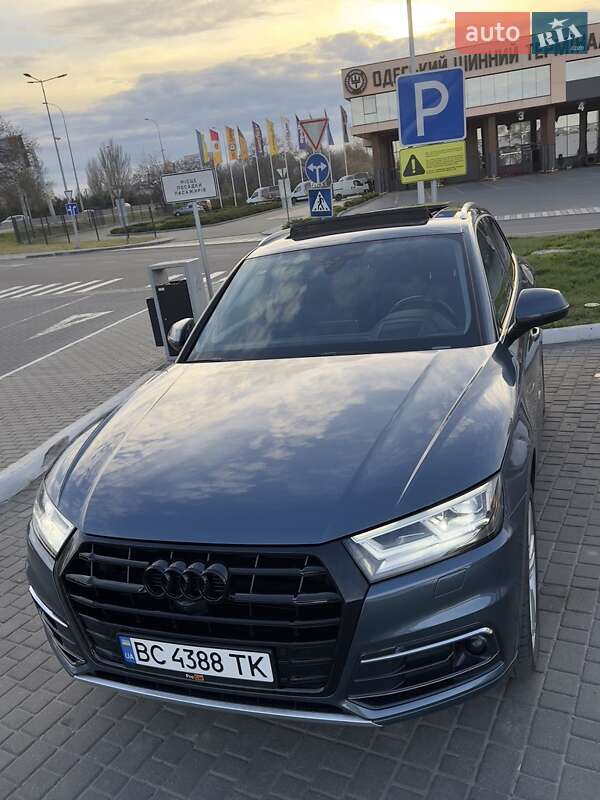 Внедорожник / Кроссовер Audi Q5 2018 в Одессе