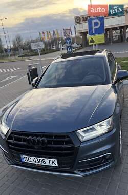 Внедорожник / Кроссовер Audi Q5 2018 в 