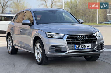 Внедорожник / Кроссовер Audi Q5 2018 в 
