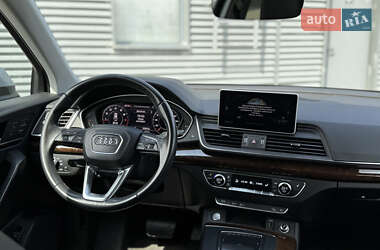 Внедорожник / Кроссовер Audi Q5 2018 в 