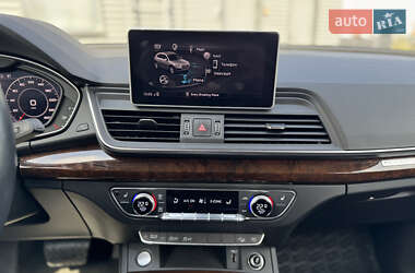 Внедорожник / Кроссовер Audi Q5 2018 в 