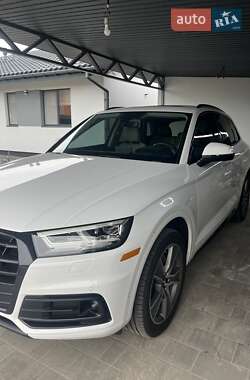 Внедорожник / Кроссовер Audi Q5 2018 в 