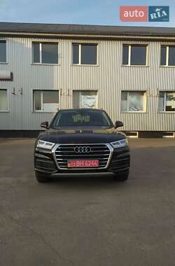 Позашляховик / Кросовер Audi Q5 2020 в 