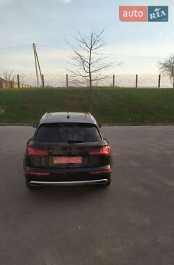 Позашляховик / Кросовер Audi Q5 2020 в 