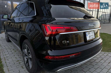 Внедорожник / Кроссовер Audi Q5 2021 в 