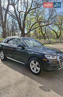 Позашляховик / Кросовер Audi Q5 2018 в 