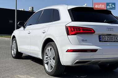 Внедорожник / Кроссовер Audi Q5 2017 в 