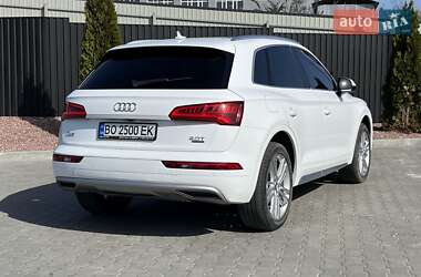Внедорожник / Кроссовер Audi Q5 2017 в 