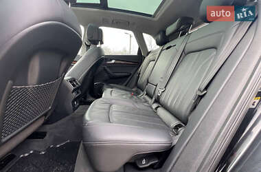 Внедорожник / Кроссовер Audi Q5 2018 в 