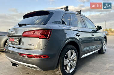 Внедорожник / Кроссовер Audi Q5 2018 в 