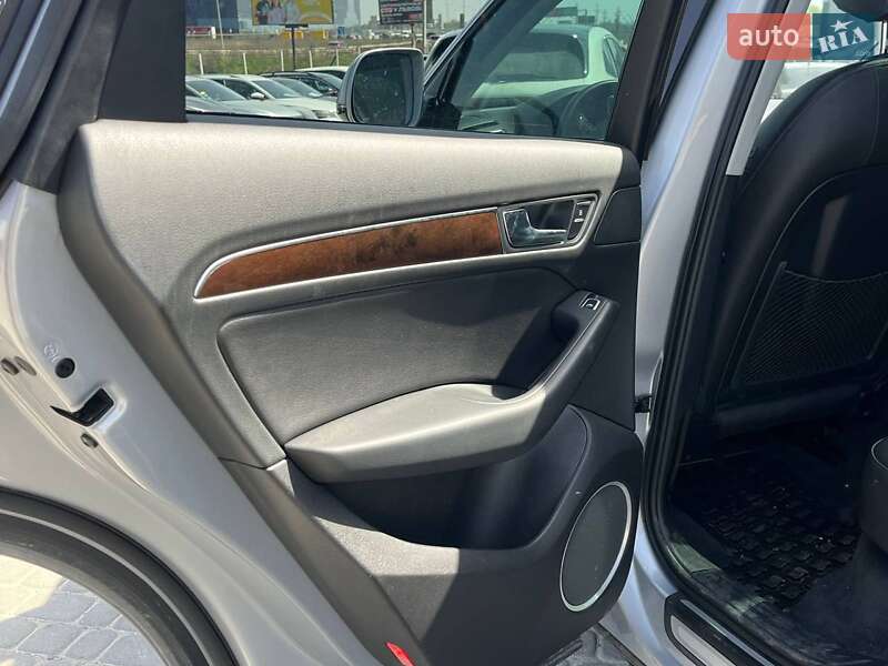 Позашляховик / Кросовер Audi Q5 2015 в Львові