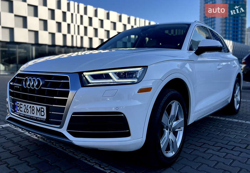 Внедорожник / Кроссовер Audi Q5 2018 в 