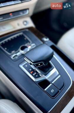 Внедорожник / Кроссовер Audi Q5 2018 в 