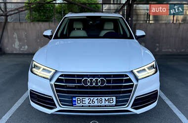 Внедорожник / Кроссовер Audi Q5 2018 в 