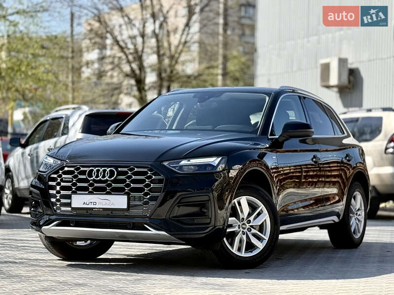 Внедорожник / Кроссовер Audi Q5 2022 в 