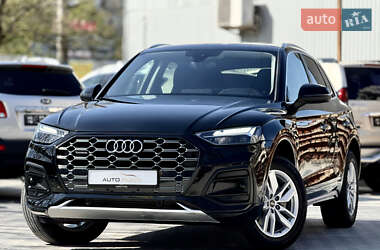 Внедорожник / Кроссовер Audi Q5 2022 в 