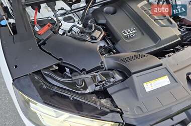 Внедорожник / Кроссовер Audi Q5 2018 в 