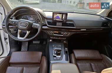 Внедорожник / Кроссовер Audi Q5 2018 в 