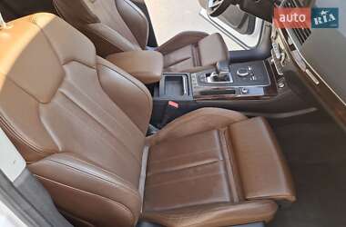 Внедорожник / Кроссовер Audi Q5 2018 в 