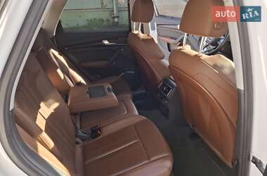 Внедорожник / Кроссовер Audi Q5 2018 в 