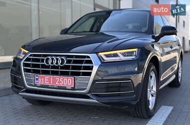 Внедорожник / Кроссовер Audi Q5 2020 в 