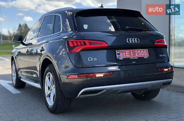 Внедорожник / Кроссовер Audi Q5 2020 в 