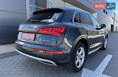 Внедорожник / Кроссовер Audi Q5 2020 в 