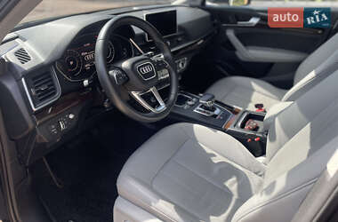 Внедорожник / Кроссовер Audi Q5 2018 в 