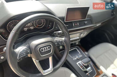 Внедорожник / Кроссовер Audi Q5 2018 в 