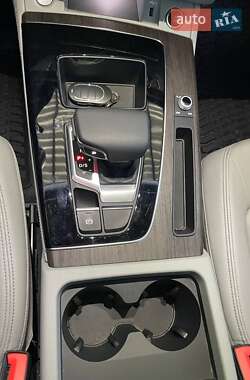 Внедорожник / Кроссовер Audi Q5 2023 в 