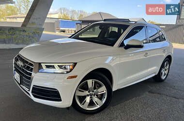 Внедорожник / Кроссовер Audi Q5 2017 в 