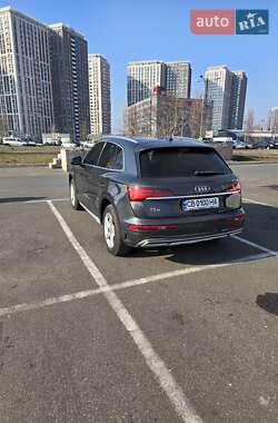 Внедорожник / Кроссовер Audi Q5 2021 в 