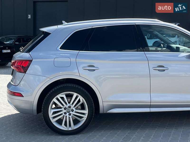 Внедорожник / Кроссовер Audi Q5 2017 в Львове