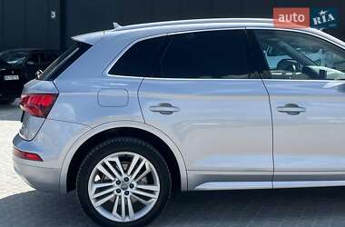 Внедорожник / Кроссовер Audi Q5 2017 в 