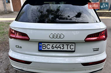 Внедорожник / Кроссовер Audi Q5 2018 в 