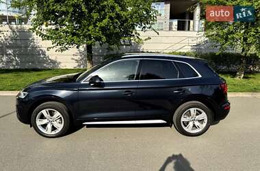 Внедорожник / Кроссовер Audi Q5 2017 в 