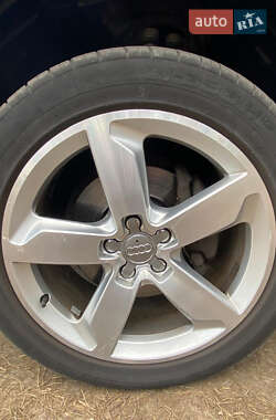 Внедорожник / Кроссовер Audi Q5 2011 в 