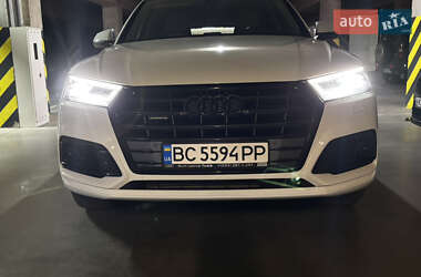 Внедорожник / Кроссовер Audi Q5 2017 в 