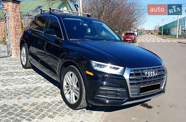 Внедорожник / Кроссовер Audi Q5 2018 в 