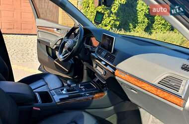 Внедорожник / Кроссовер Audi Q5 2018 в 